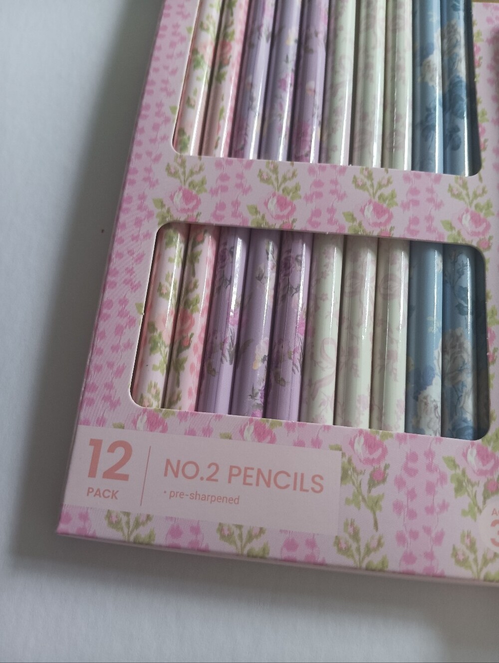 LoveShackFancy x Yoobi Floral Stationery Set 12 Pencils & 5 Ballpoint Pens New - Picture 5 of 7